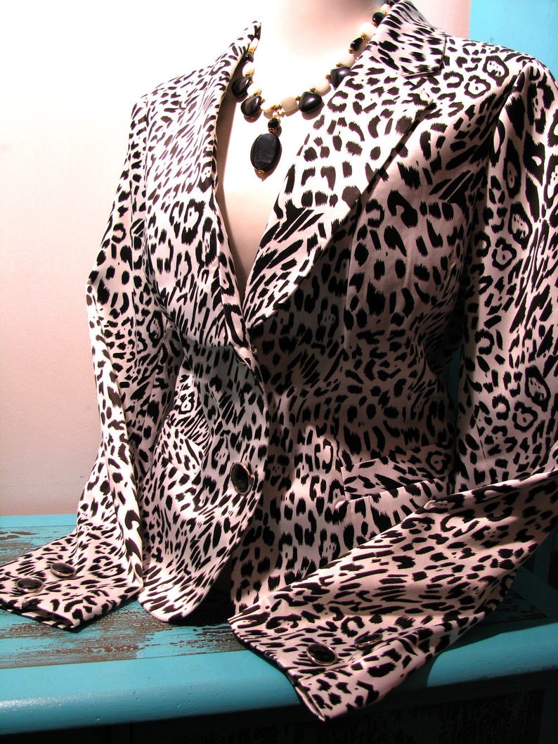 Blazer animal print / elegant vintage blazer/ trending animal print/ monochrome animal print/ leopard print blazer/ new image 3