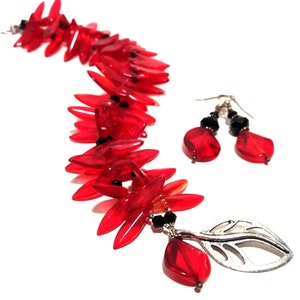Handmade red bracelet and earrings jewelry set/red and black bracelet earrings/art deco style artisan bracelet/red earrings/gift for her
