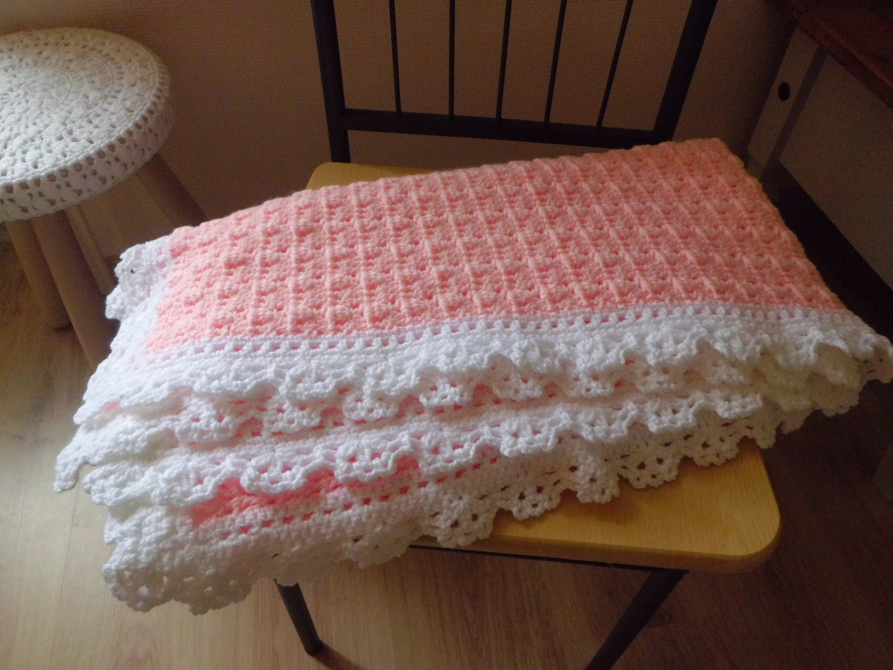 Kit Crochet Herrschners – Couverture Bébé Pétales De Fleurs – 45 X 53 Cm – Neuf