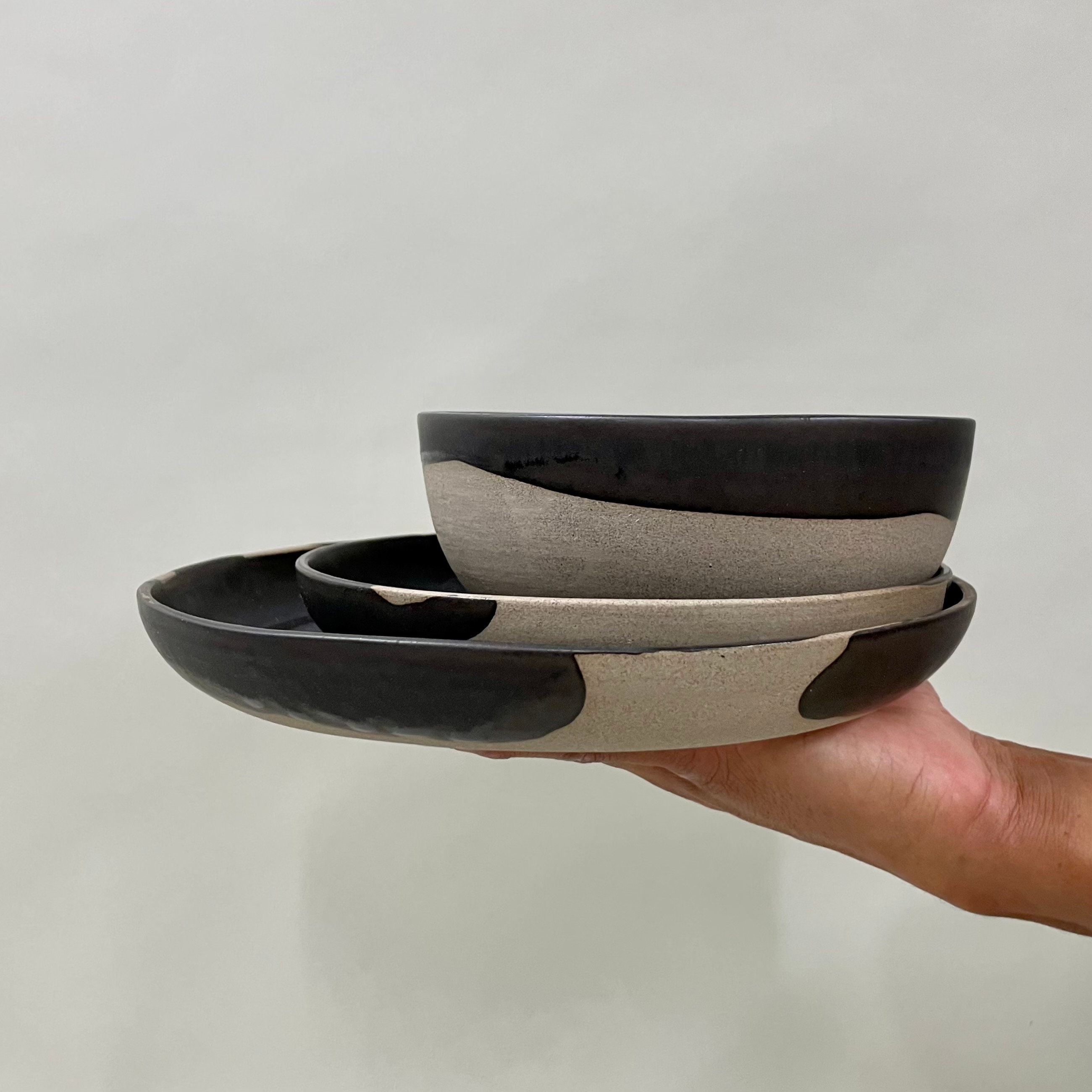 The Dinnerware Set - Gris/Noir | Céramique, Fait Main, Assiettes, Bol, Vaisselle