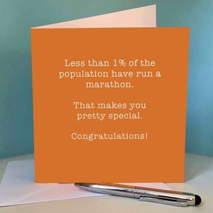 Marathon-felicitatiekaart voor hardloper/hardloopvriend: 'Minder dan 1%...dat maakt je best speciaal' (oranje)