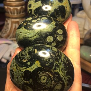 Kambaba, Palmstones, big size, green color, black dots, patters!!!