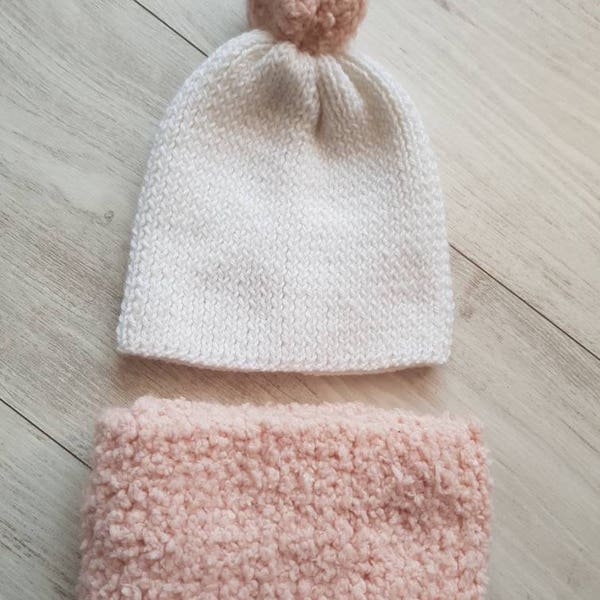 Ensemble bonnet écharpe rose et blanc