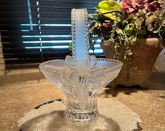 Evita 24% Lead Crystal Decorative Basket