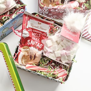 Hot Chocolate gift box, Hot cocoa gift box set, hot chocolate holiday set, Christmas care package, kids christmas gifts, stocking stuffers