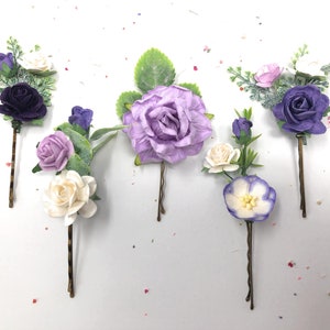 Purple flower hair comb, floral hair piece, purple boutonniere, wedding flower hair comb, bridal hair comb, wedding comb, flower head wear imagem 3