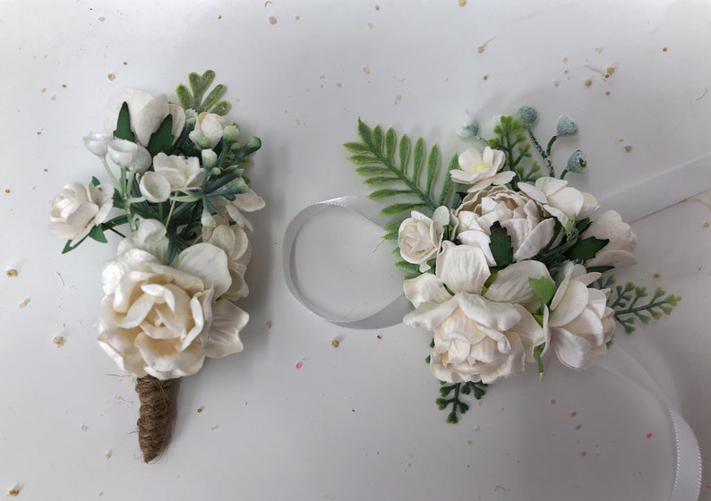 White boutonniere and corsage set, Bridesmaids corsage, Prom flower wrist corsage, Boutonniere for men, Groomsmen boutonniere, rose wedding 