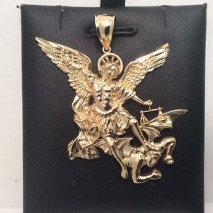 10k Yellow real Gold Solid Men&#39;s Saint Michael Archangel and the Devil Pendant 10.50gr