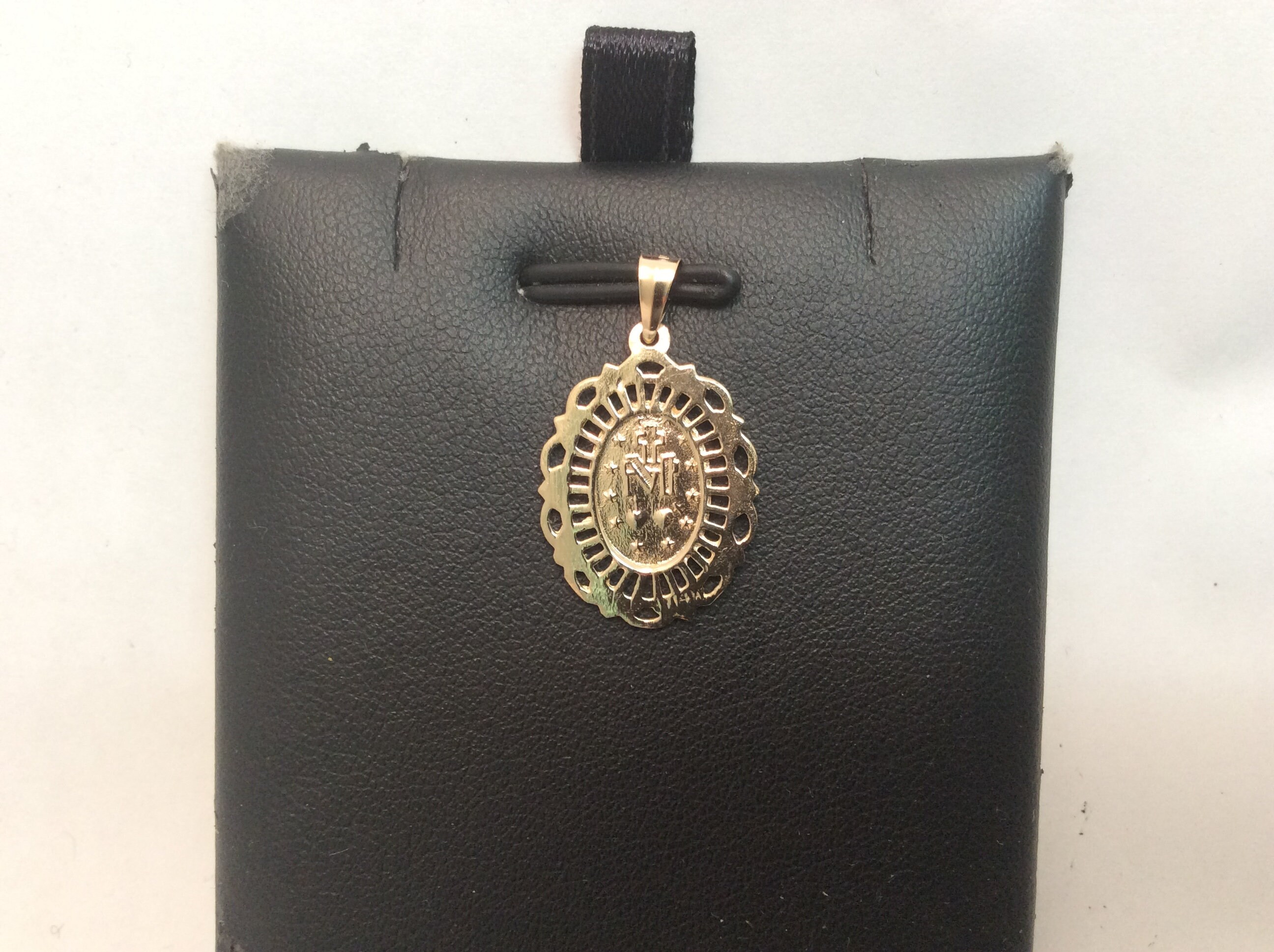 14K Yellow Real Solid Gold Oval VIRGIN MARY MIRACULOUS Medal With Frame ...