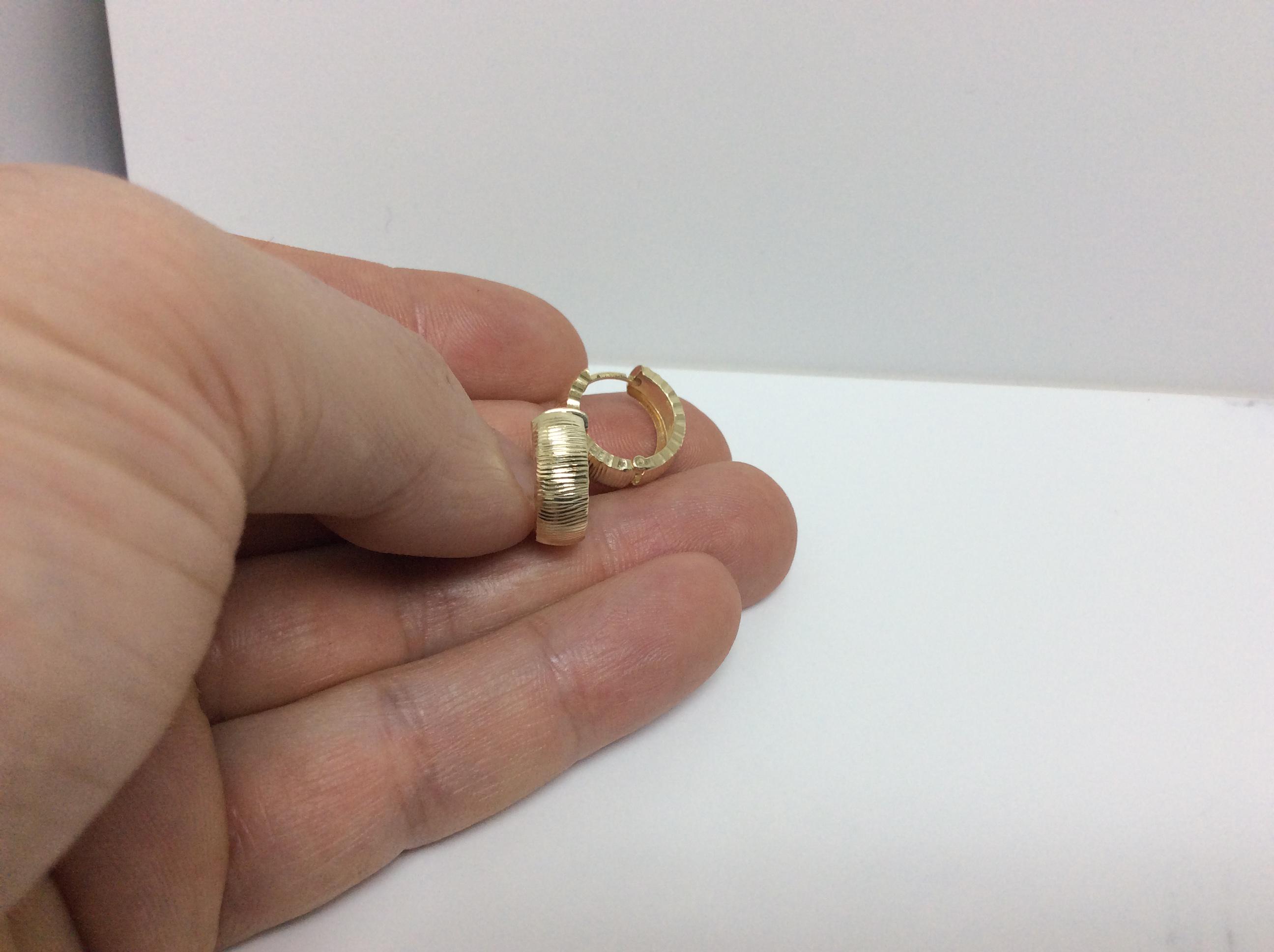 14k Yellow Gold Fancy Hoop Huggies Diamond Cut Earrings 5 Mm