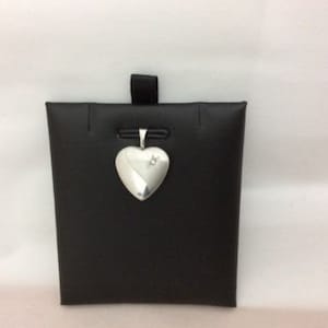 Ladies 10k White Solid Real Gold Heart opening Locket Charm Pendant 1.9grmas