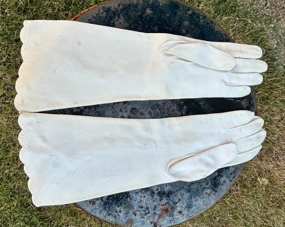 Ladies Vintage Formal Gloves - image 4