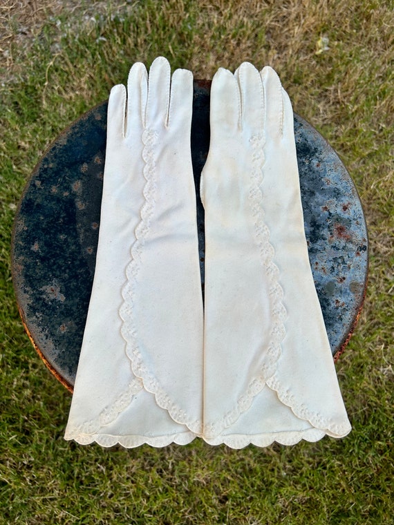 Ladies Vintage Formal Gloves - image 1