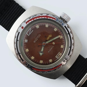 Montre mécanique soviétique pour homme à barillet rouge VOSTOK 2209 WOSTOK Amphibian Diver