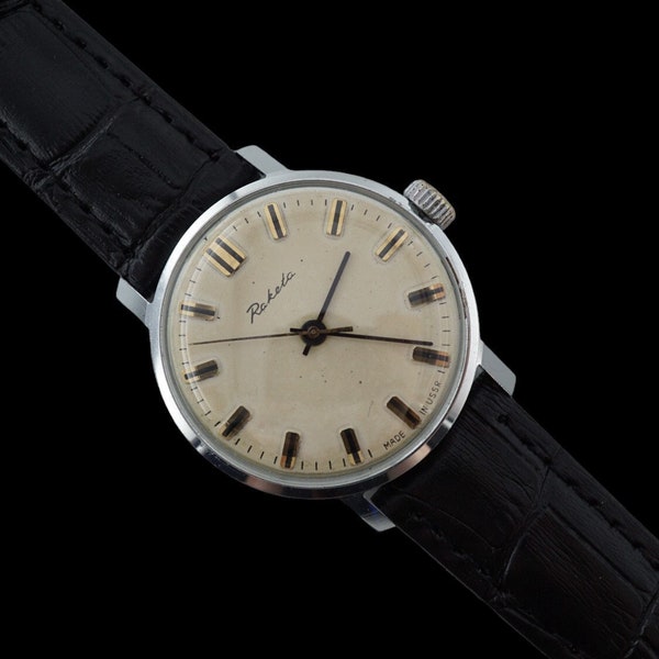 Vintage early 1970s men's watch Raketa 2609 16 jewels Roman Numerals mechanical soviet wristwatch