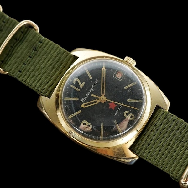 montre à cadran noir militaire soviétique vintage Vostok 2234 18 bijoux Komandirskie arrêter deuxième montre-bracelet mécanique Zakaz MO URSS, guerre froide