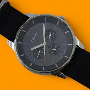 Vintage men&#39;s water resistant quartz JAPAN watch CASIO MTF 303