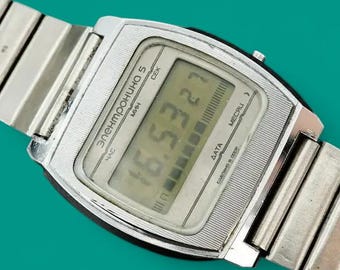 Vintage LCD watch Electronica 5 Quartz digital wristwatch day/date indicator
