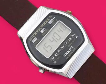 Vintage Quartz LCD watch Elektronika 5 retro digital wristwatch