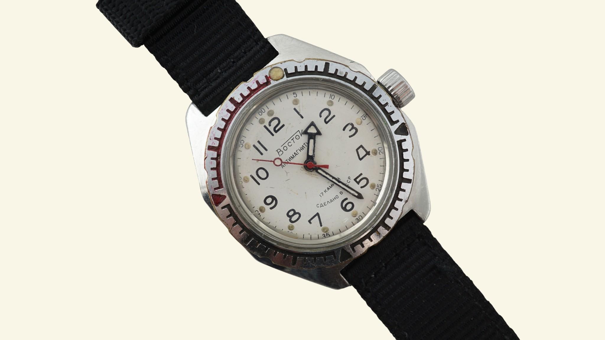 Vintage Soviet Military Vostok 17 Jewels Amphibian Diver's Watch