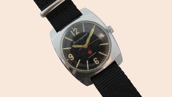Vintage soviet military propaganda watch Vostok 2234 18 jewels Komandirskie watch stop second Zakaz MO USSR CCCP mechanical wristwatch View 2