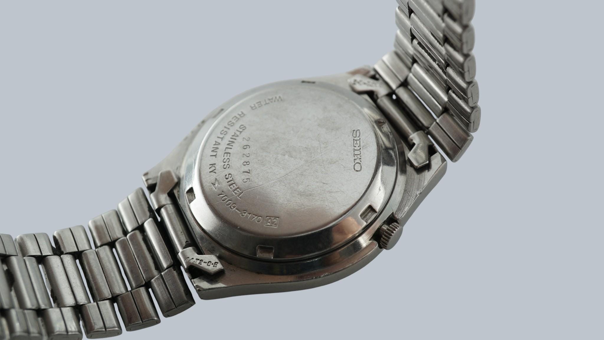ヴィンテージ純正ステンレススチール製自動巻き腕時計 SEIKO 5 21石
