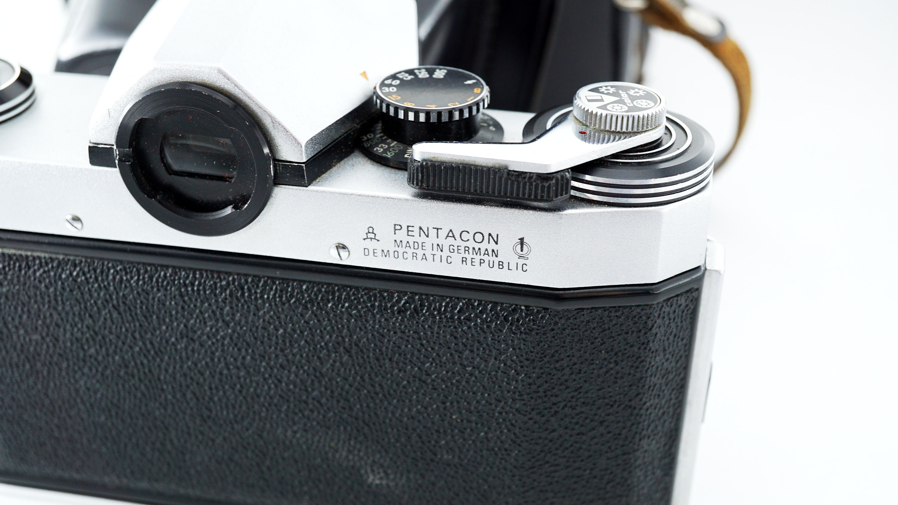 PENTACON PRAKTICA SUPER TL ボディ Praktica Super TL - Facts, notes and thoughts about vintage