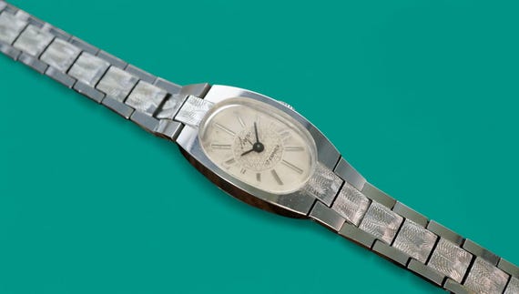 Vintage Ladies Watch Luch Cal.1801.1.k1 17 Jewels, Soviet  display picture 3