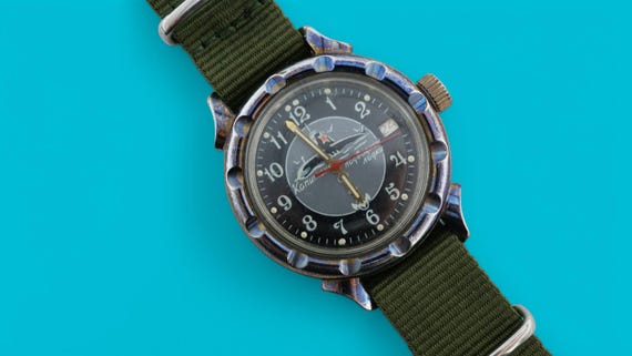 ソ連軍時計KGBボストークVostok Amphibia手巻き時計200m防水 レトロな