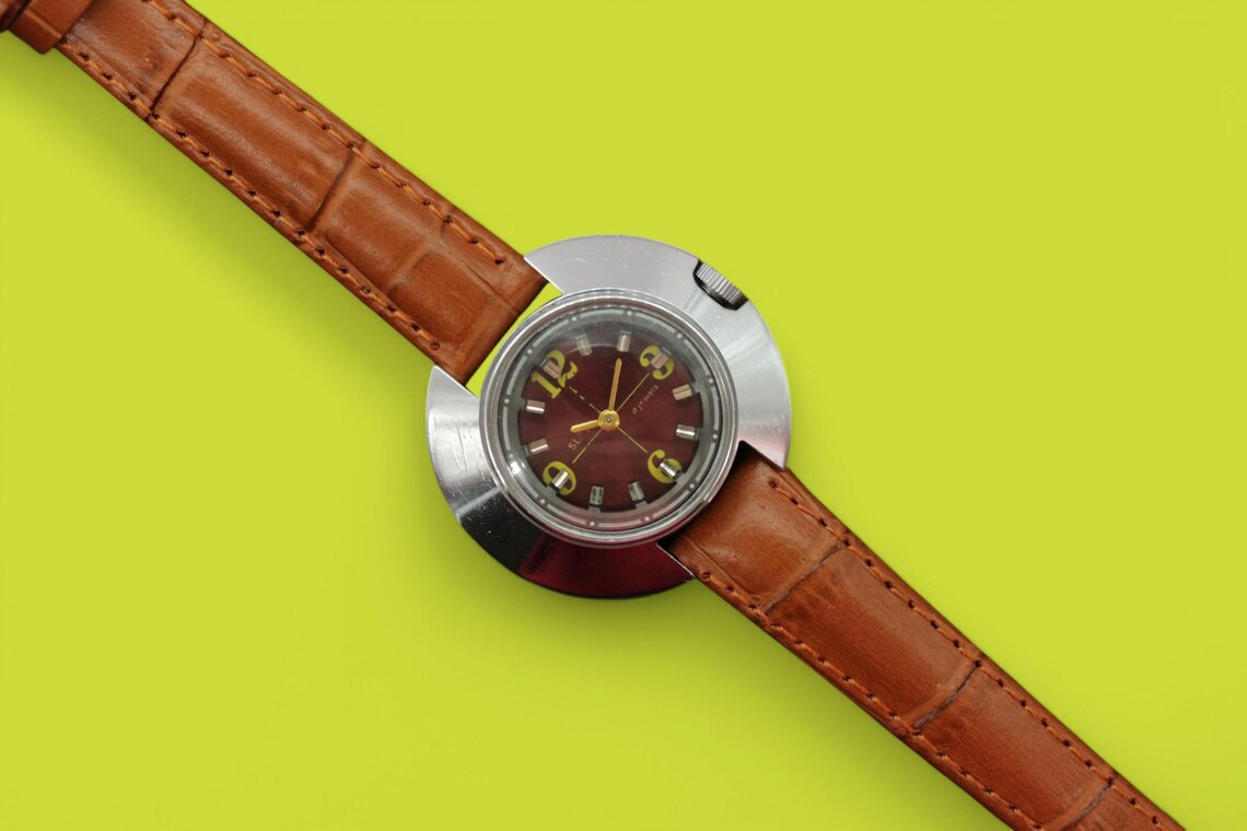 Vintage small women's dress watch cal.1601 17 jewels 1980s mechanical wristwatch USSR, rare brown dial, UFO case SF, foto 3 di 5