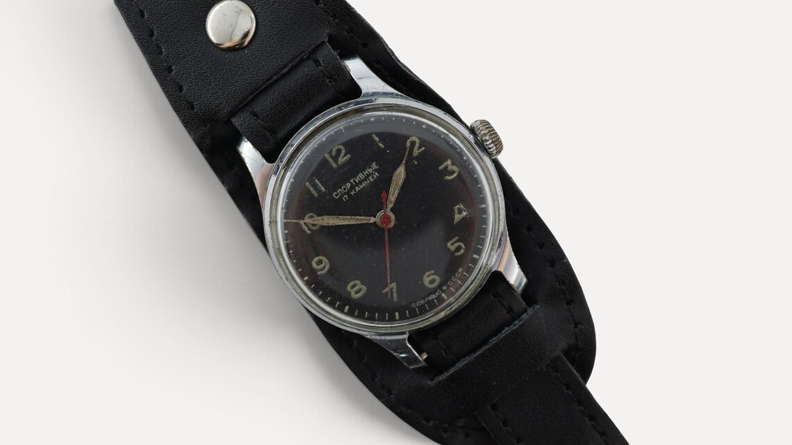 VTG early Sportivnie 1MChZ sports soviet watch 17j mechanical ussr wristwatch, civilian version of Sturmanskie, stop second, photo 1 sur 5