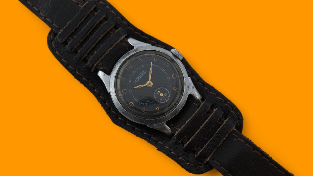 Montre Soviétique Majak Des Années 1958 - 15 Rubis - Mouvement Mécanique Manuel - Vintage Fonctionnelle