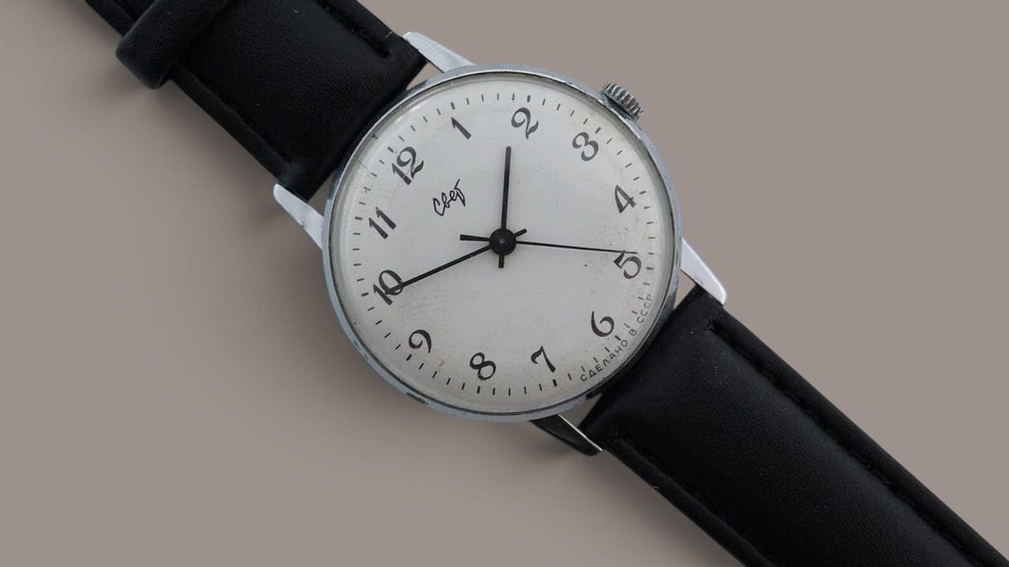 Vintage men's watch Raketa Svet 2609.HA USSR 19 jewels mechanical soviet wristwatch, Arabic numerals, foto 1 di 5