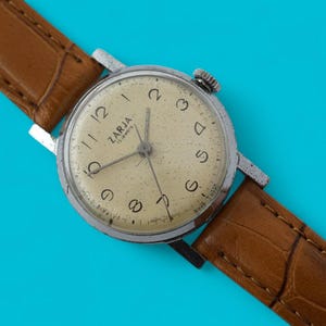 Vintage ladies watch Zarja 2009 Zaria 17 jewels, chrome plated case, round dial, soviet mechanical women's wristwatch USSR