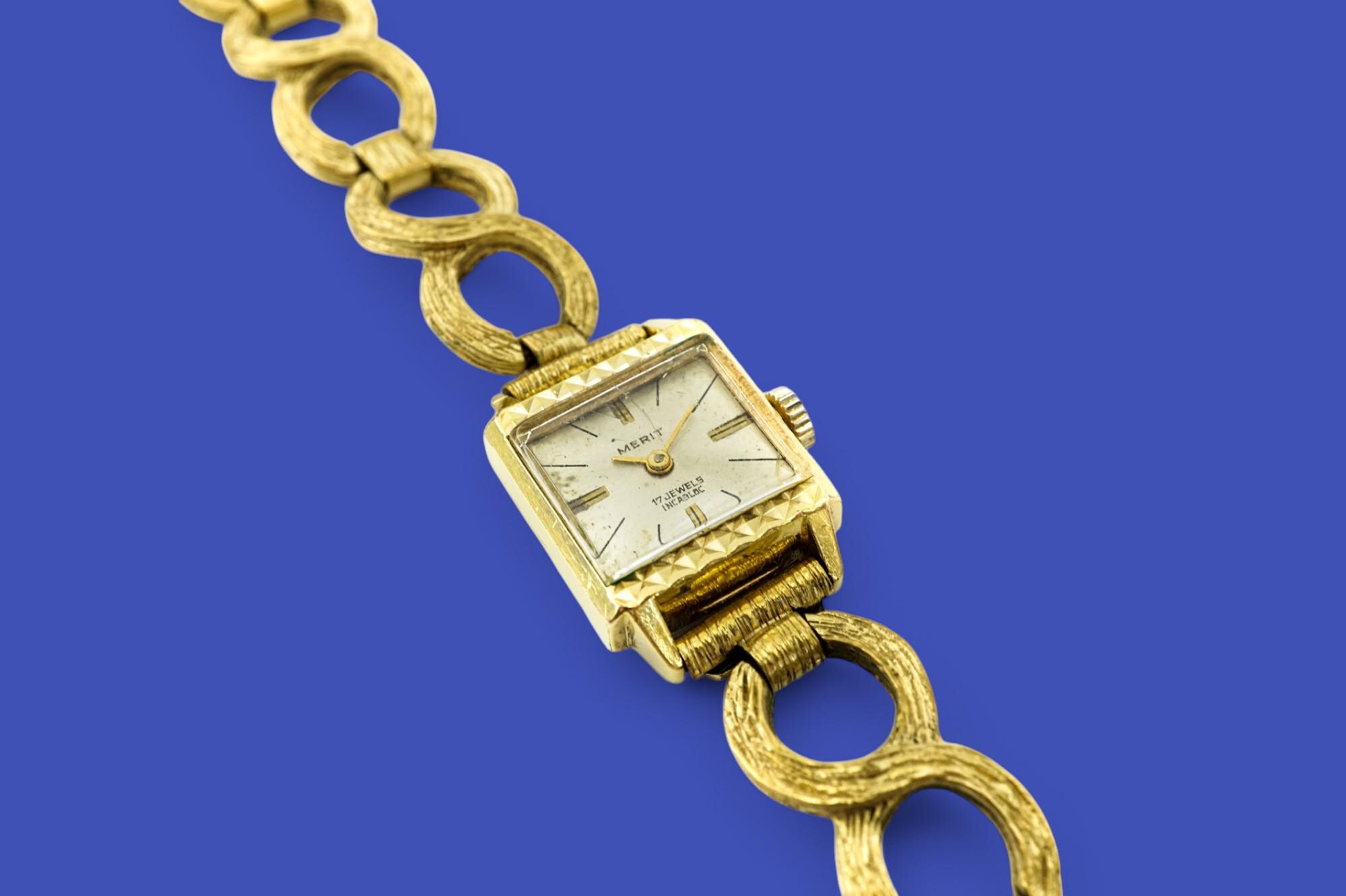 Vintage Merit ladies rectangular gold tone watch NEW BATTERY Merit Gold Tone  main image 2