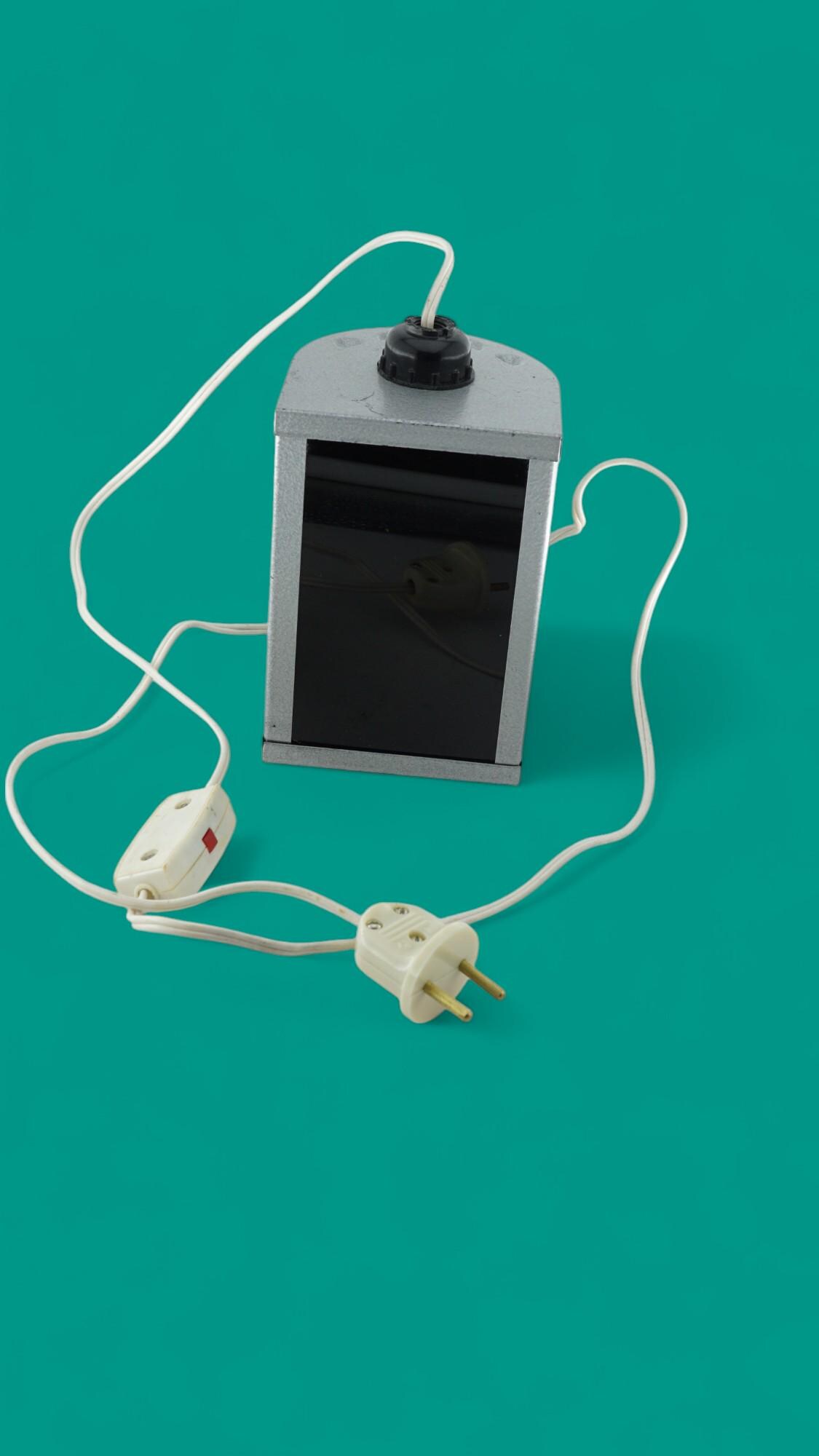 Lampe de poche à LED pour labo photo | Elektor Magazine