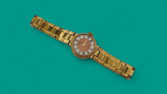 Vintage Small Ladies Watch Chaika 17 Jewels, Soviet