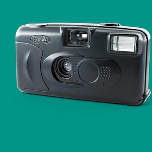 Kodak KB 10 35mm film point and shoot compact film camera, Battery included