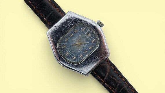 Vintage automatic ladies watch Luch cal.1816 TV 21j with a beautiful soviet mechanical women's wristwatch USSR
