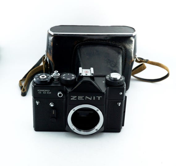 ヴィンテージ ブラック ZENIT TTL カメラ本体のみソビエト一眼レフ