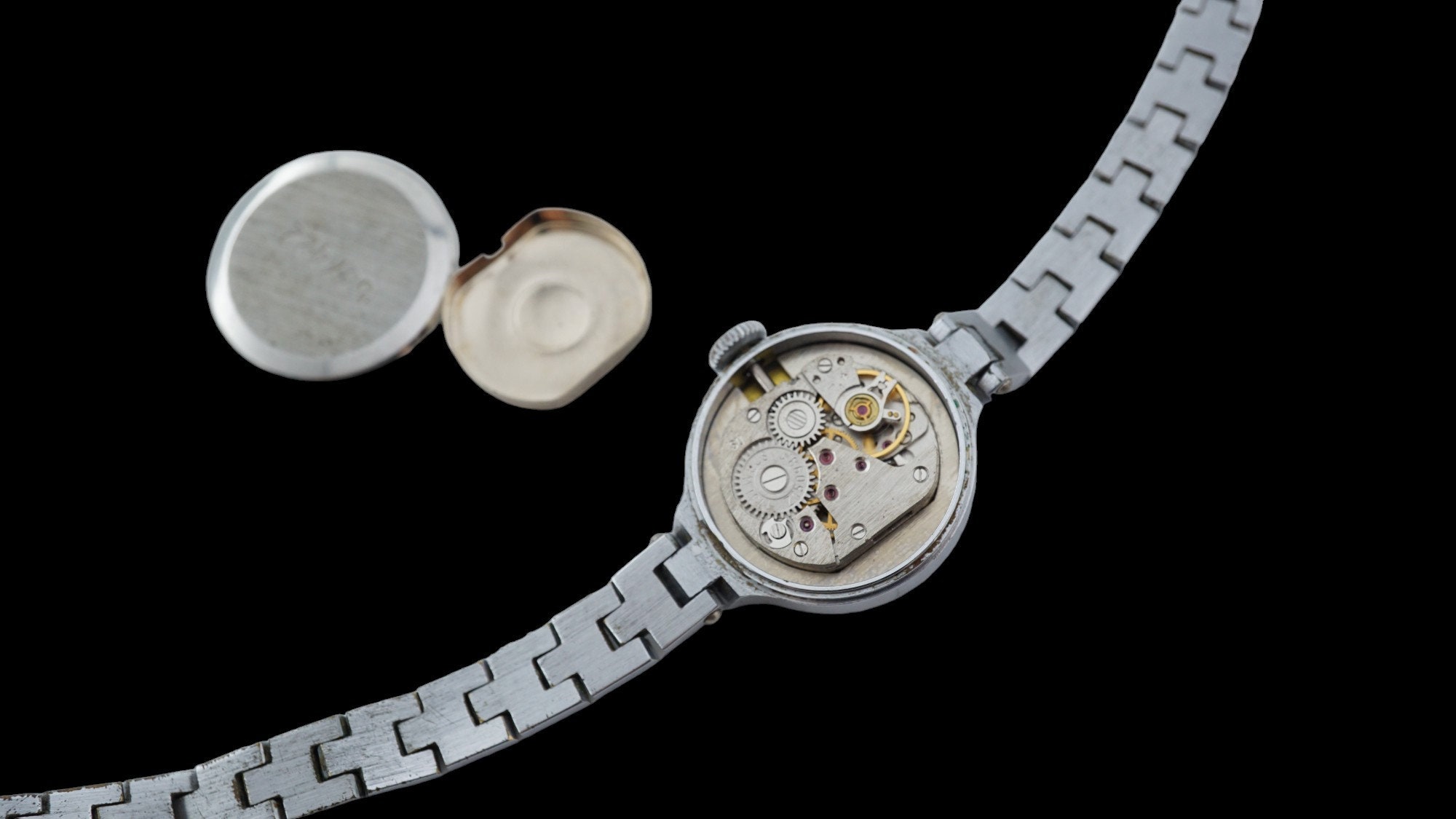 Vintage Russian Zarja ladies 17 jewel watch. Running! Vintage Soviet Wrist Watch Zarja. Womens Watch with Enamel main image 3