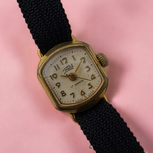 Mini orologio da donna vintage Zarja Zaria 17 gioielli, orologio da polso da donna meccanico sovietico, cassa placcata in oro, URSS