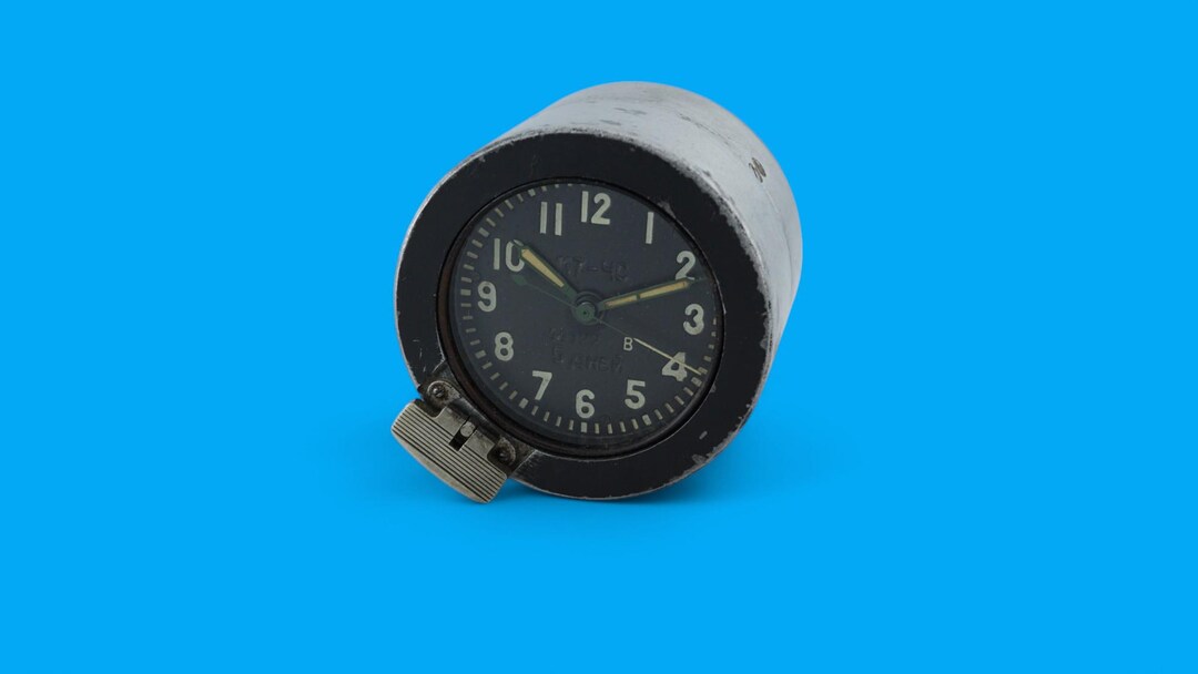 Vintage Soviet Mechanical Military Tank Clock 127chs MOLNIJA 127 Chs - Etsy