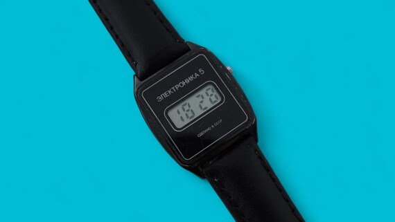 Vintage small ladies watch 24 hour dial LCD soviet quartz watch Elektronika 5 Quartz retro digital day/date wristwatch ussr watch