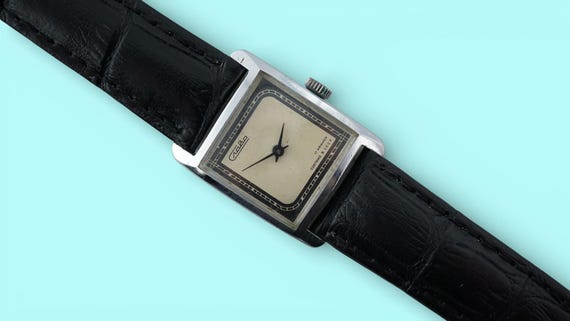 Vintage women's dress watch SLAVA cal.1601 17 jewels mechanical wristwatch