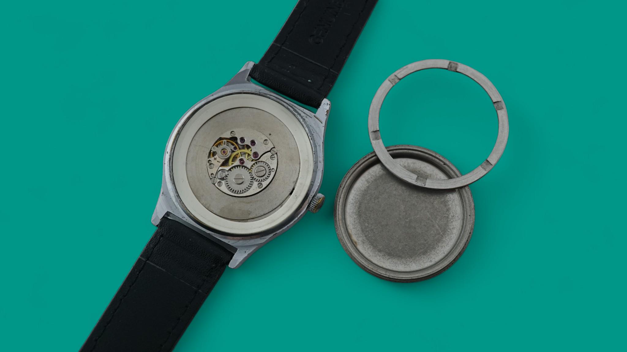 ロシア製ビンテージチャイカ腕時計 ヴィンテージメンズ腕時計 CHAIKA 1601 機械式 17石 ソビエト時計 ソ連