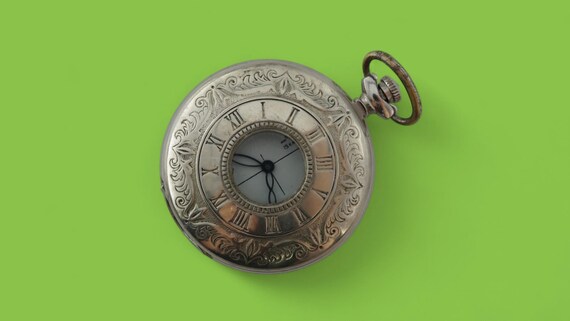 Vintage soviet mechanical pocket watch Molnija 15 jewels, USSR  souvenir, with melody when open cover