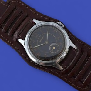 Vintage soviet watch MAYAK "Lighthouse" 1MChZ 16 jewels men' mechanical retro wristwatch USSR, 2Q1956, black dial