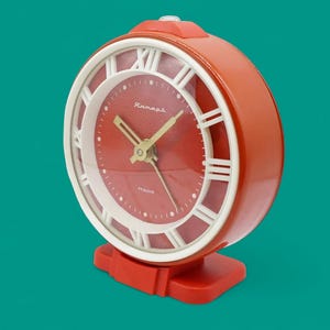 MINT vintage alarm red deck clock Jantar 4 jewels soviet mechanical USSR manual winding, roman numerals