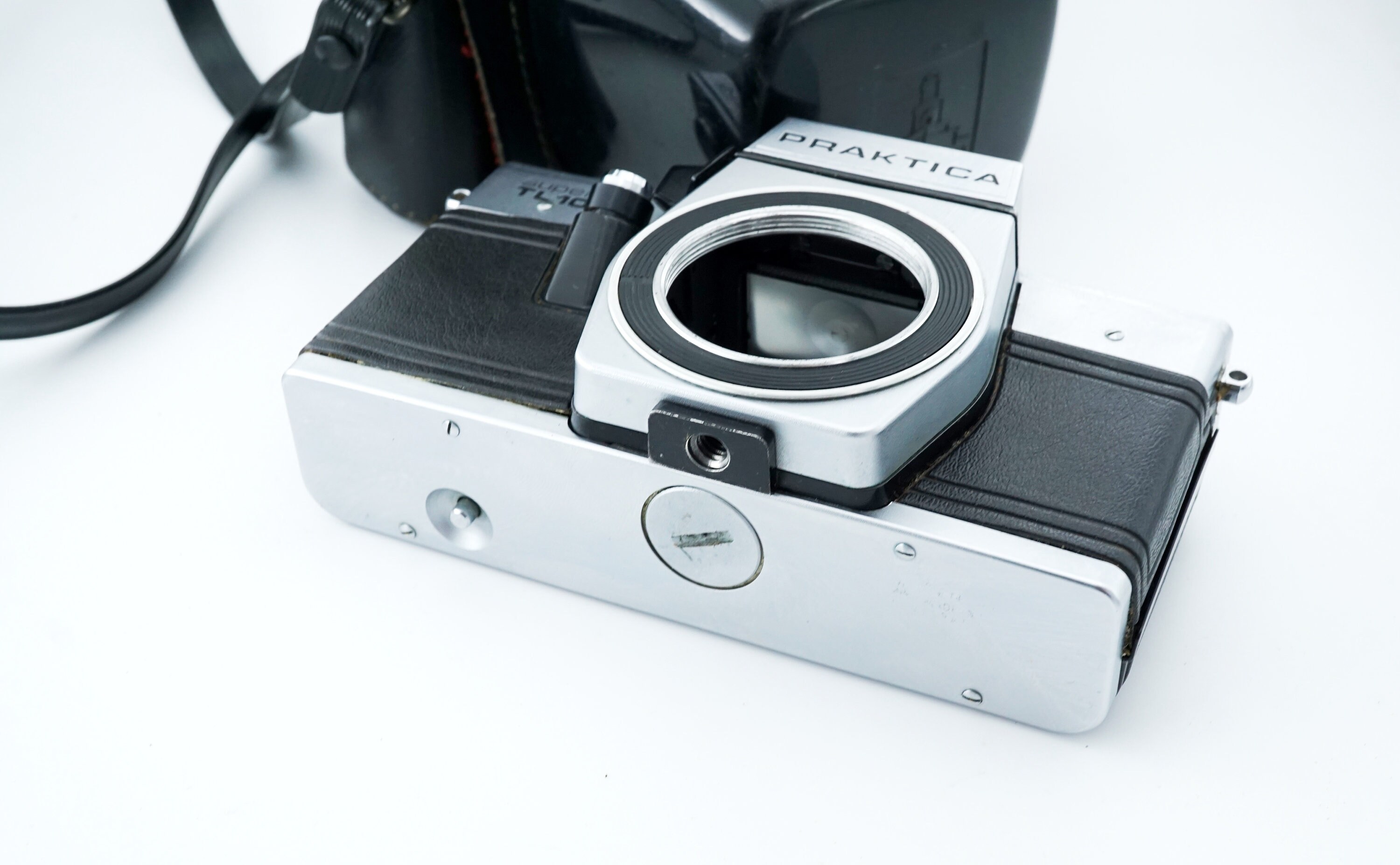 Vintage Body Only Praktica Super TL 1000 SLR 35mm Film Camera GDR